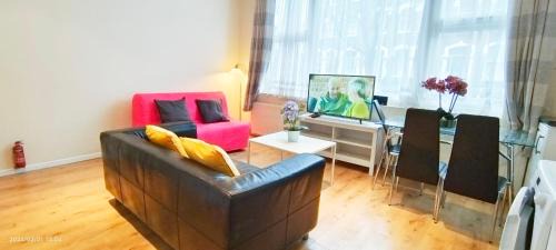 Addison Apartment | Lilac at Hammersmith