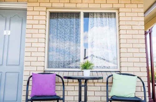 Goulburn Bed & Breakfast | Lilac City Motor Inn Standard Queen Room 24