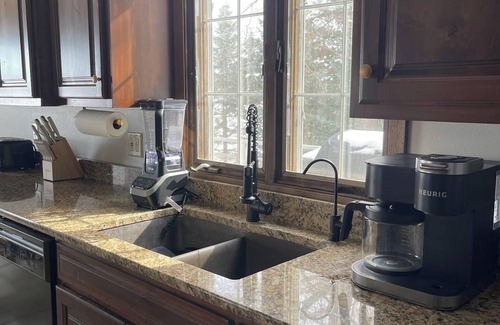 St. Joseph House | Lilac Retreat lake house sauna + pickleball close to St. Johns and St. Bens