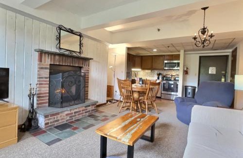 Killington Apartment | LilBear- AC, Pool, Sauna, Hot Tub, Near Resort