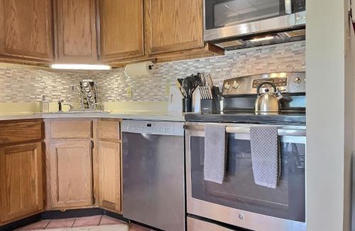 Killington Apartment | LilBear- AC, Pool, Sauna, Hot Tub, Near Resort