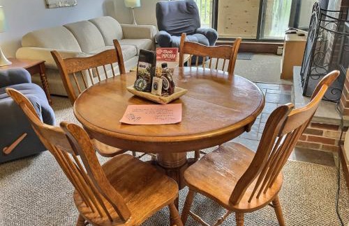 Killington Apartment | LilBear- AC, Pool, Sauna, Hot Tub, Near Resort