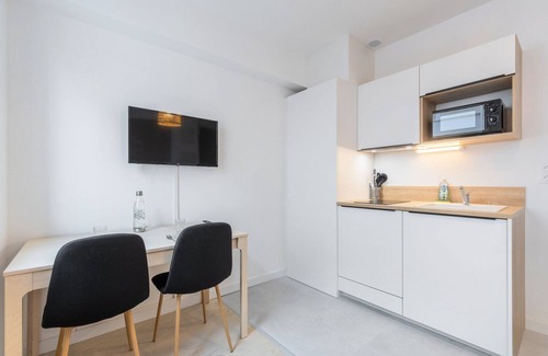 Lille Centre Ville Apartment | Lille Saint-Michel: Fully-equipped studio