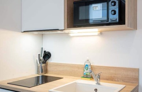 Lille Centre Ville Apartment | Lille Saint-Michel: Fully-equipped studio