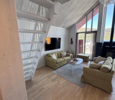 Vestvagøy Apartment | Lilleeideholmen Sjohusutleie