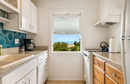 Summerland Apartment | Lillie`s Oceanview Duo! Oceanviews, Pet Friendly