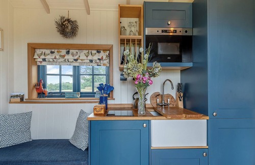 Redmile Cottage | Lillie's Shepherd Hut - UK50230