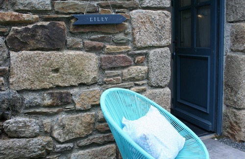 Callac House | Lilly, adorable little stone house for 3 people.