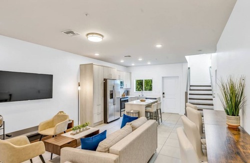 Lake Worth Corridor House | 'Lilly' at Aviara Lake Worth
