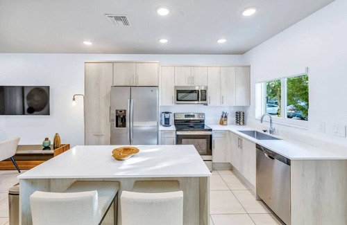 Lake Worth Corridor House | 'Lilly' at Aviara Lake Worth