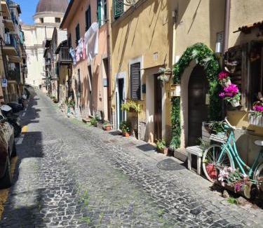 Castel Gandolfo Apartment | Lilly & il Vagabondo