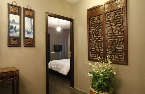 Chang Khlan Hotel | Lilu Chiangmai