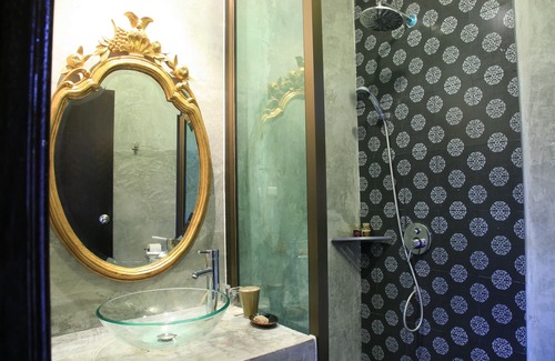 Chang Khlan Hotel | Lilu Chiangmai