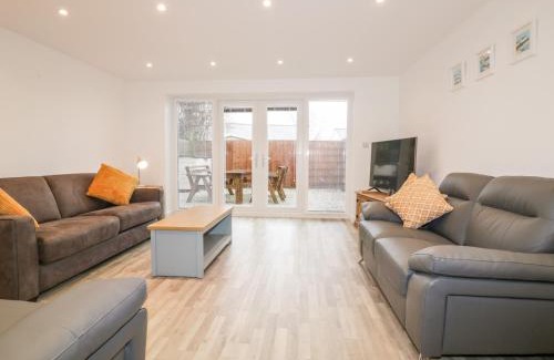 Camelford House | Lily Cottage