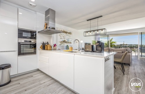 New Golden Mile Ski Chalet | Lima | Townhouse with pool in Estepona