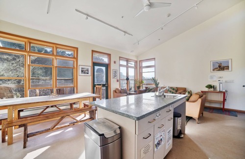 Point Reyes Station House | Limantour Lodge-Laguna House-Perfect for Families!