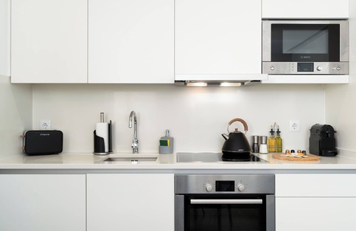 Alfama Apartment | Limehome Lisbon Calçada do Cardeal