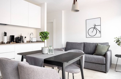 Bami Apartment | Limehome Sevilla Calle Torcuato Luca de Tena