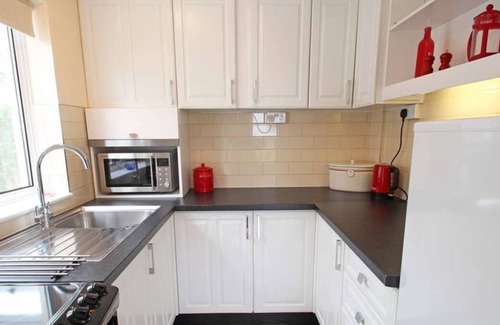 Mumbles Ski Chalet | Limeslade Drive in the beautiful Swansea