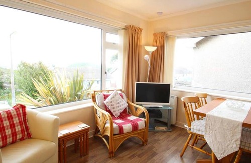 Mumbles Ski Chalet | Limeslade Drive in the beautiful Swansea
