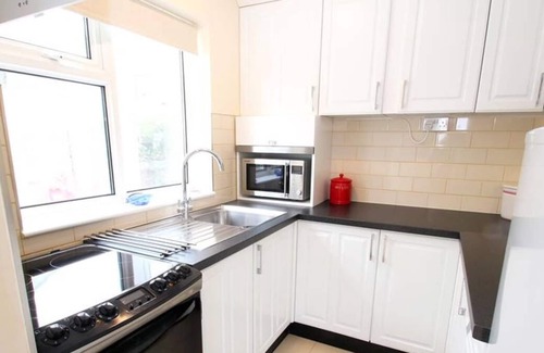 Mumbles Ski Chalet | Limeslade Drive in the beautiful Swansea
