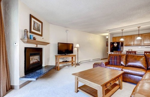 Vail Condo | *Limited Offer* Perfect Vail Village Condo - Easy Walk/Free Shuttle to Village