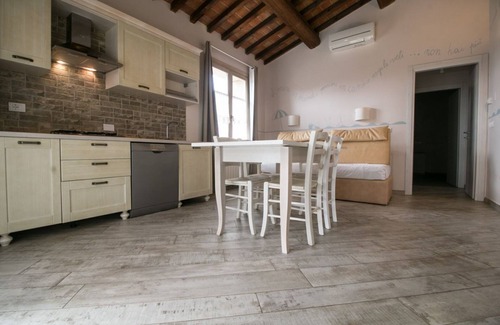 Cecina Apartment | Limonaia , one-bedroom terraced house