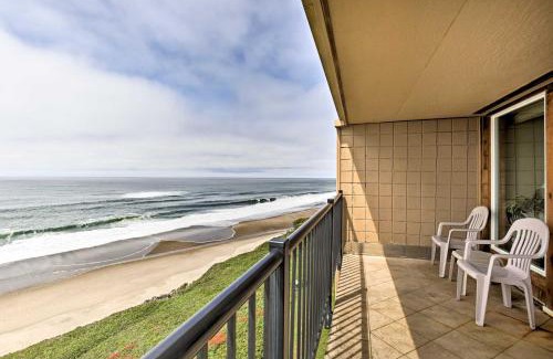 Lincoln Beach Apartment | Lincoln Beach Condo with Balcony and Ocean Views!