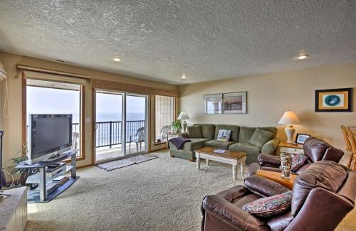 Lincoln Beach Apartment | Lincoln Beach Condo with Balcony and Ocean Views!