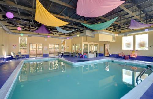 Lincoln Beach Apartment | Lincoln City Vacation Rental with Pool and Ocean Views