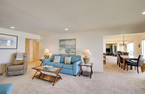 Lincoln Beach Apartment | Lincoln City Vacation Rental with Pool and Ocean Views
