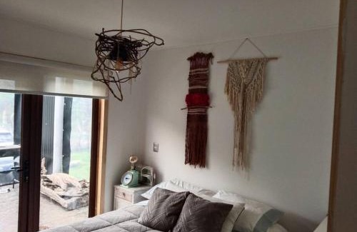 Panguipulli House | Linda Cabaña pet friendly a orilla rio y bosque, cerca Termas