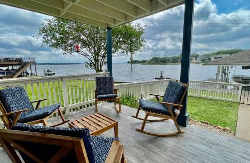 April Sound House | Linda's Lake House Waterfront Home on Lake Conroe