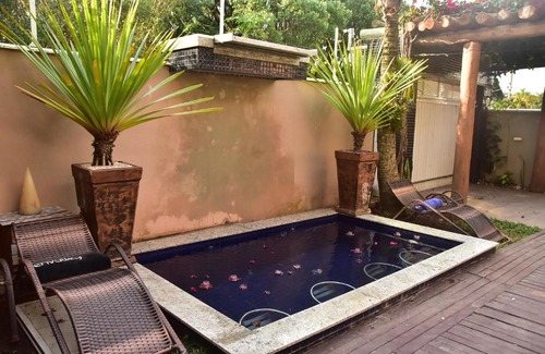 Canto Grande House | Lindas casas com piscina poucos metros do mar para 18 pessoas