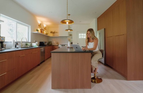 Seattle House | Linden & Lake by Stay in Nest - Newly Renovated