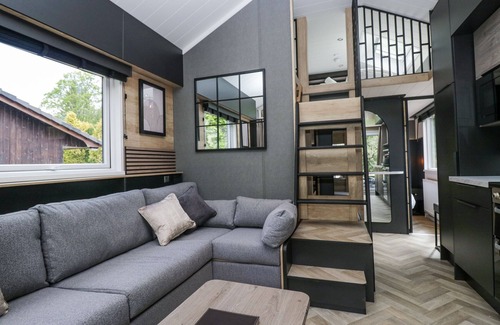 Keswick Cottage | LINGY LUXURY FAMILY POD, pet friendly, with a garden in Keswick