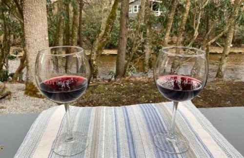 Newland House | Linville Land Harbor - River Run