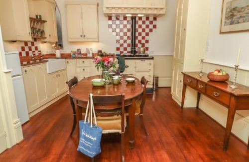 Moretonhampstead Apartment | Lion House