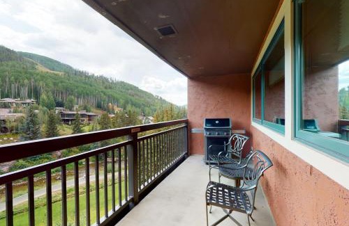Vail Ski Chalet | Lion Square Lodge South 750