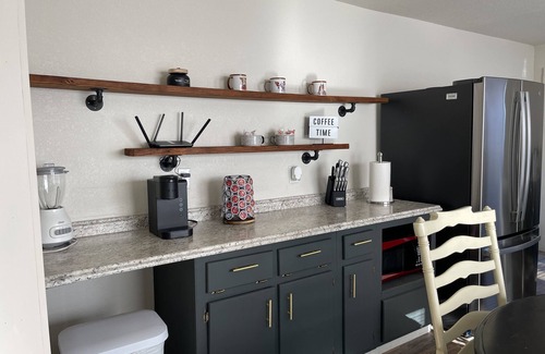 Lebanon House | Lisas place. Cozy gathering place nestled in the heart of Lebanon Mo