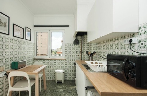 Santa Clara Apartment | Lisbon - Low Cost - Airport - Subway