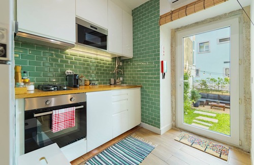 Pena Apartment | Lisbon Private Terrace APT (w/BBQ) w/AC and Private Entrance - 10min City Center