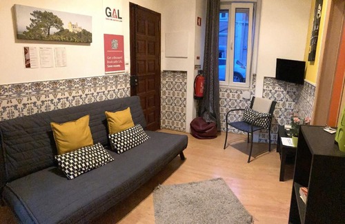 Penha de Franca Apartment | Lisbon T2 apartment in typical villa in Sapadores Lisbon
