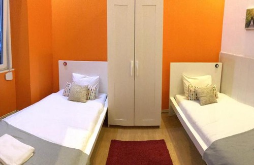 Penha de Franca Apartment | Lisbon T2 apartment in typical villa in Sapadores Lisbon