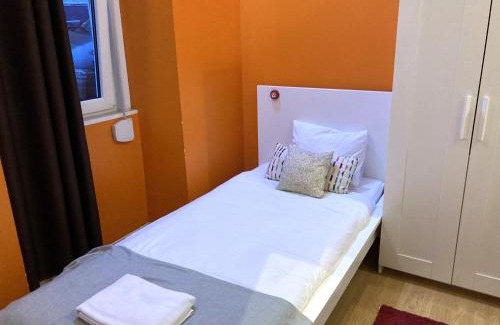 Penha de Franca Apartment | Lisbon T2 apartment in typical villa in Sapadores Lisbon