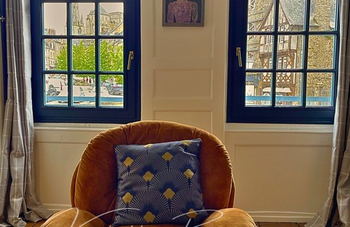 Guingamp House | Listed 17th century town house in the heart of the historic center