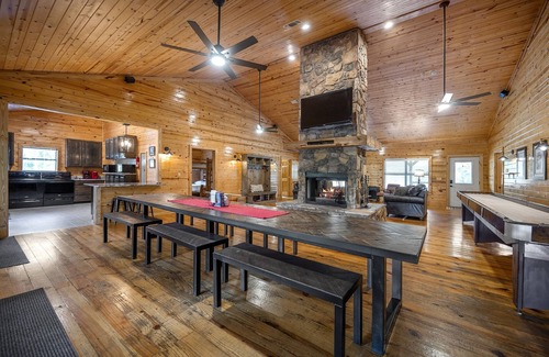 Broken Bow Cabin | Listing Includes Both Riverfront Cabins!