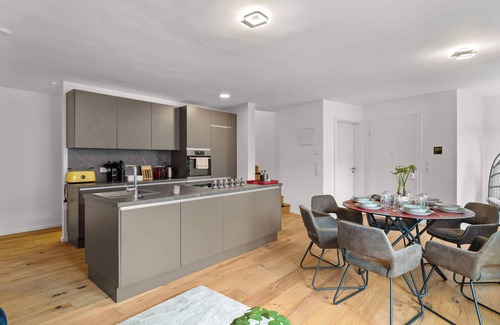 Hemsbach Apartment | Lit Living: Luxury Neubau - Perfekt für Gruppen