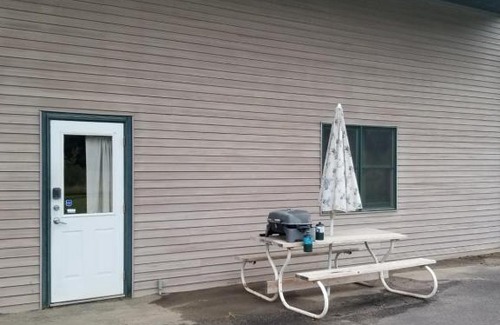 Monroe County House | Lithium Lodge, LLC