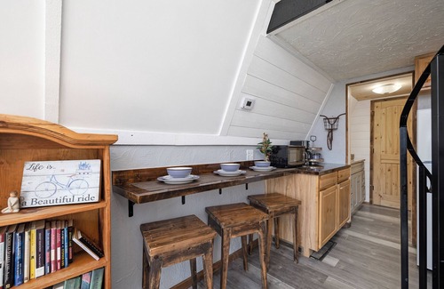 Lampe Cabin | Little Aframe w/Exclusive Fire pit, Pet Friendly, Dogwood Canyon-15 min